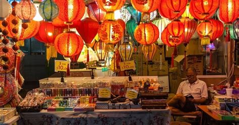 10 Extraordinary Night Markets In Singapore For All Shoppers.